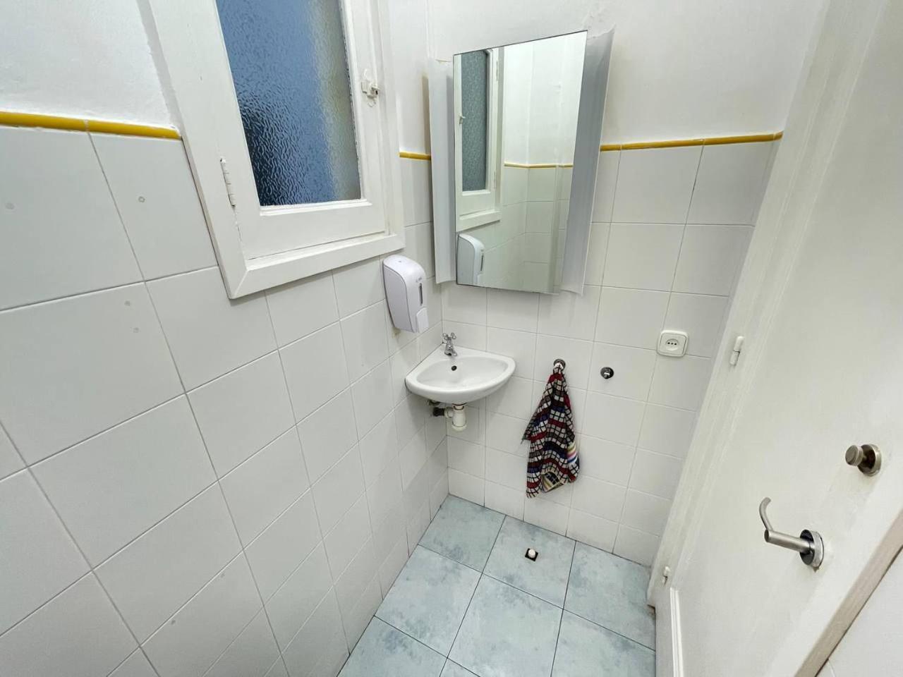 Rooms Villaroel Барселона Экстерьер фото