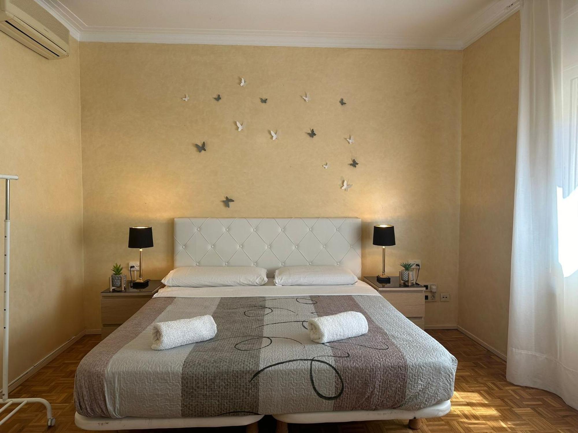 Rooms Villaroel Барселона Экстерьер фото