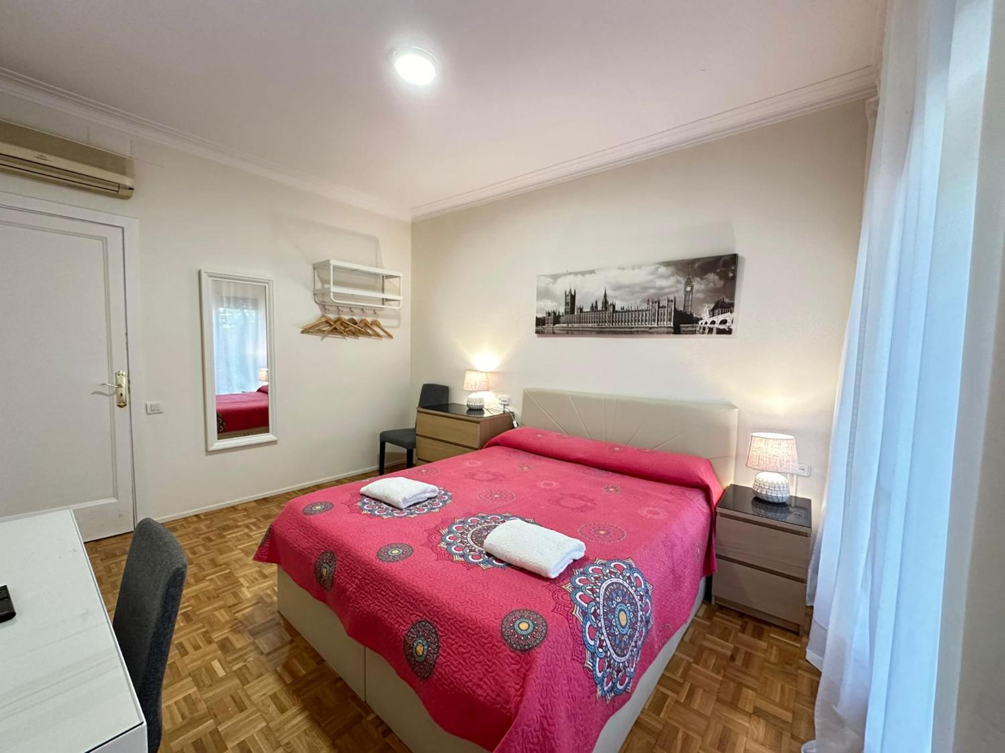 Rooms Villaroel Барселона Экстерьер фото